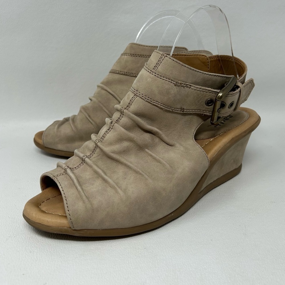 Earth Adina Tan Leather Adjustable Buckle Wedge Heel Shoes Women's 9D Wide